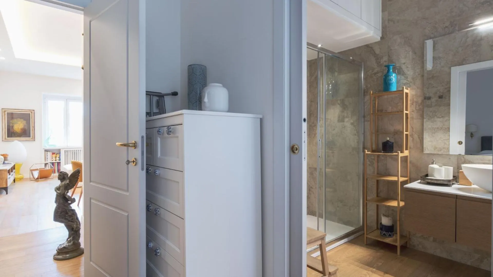 Easylife - Colore E Design In Repubblica Milan Apartment