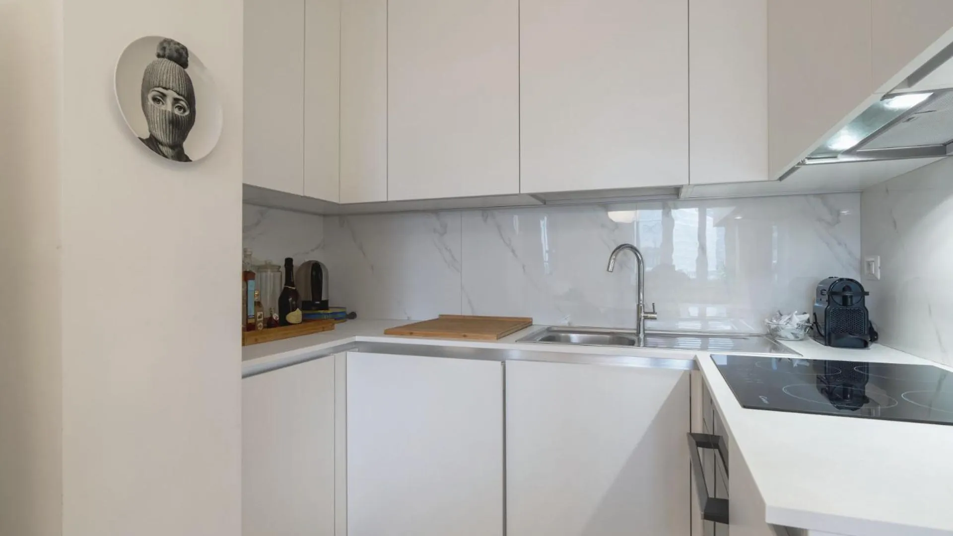 Easylife - Colore E Design In Repubblica Milan Apartment
