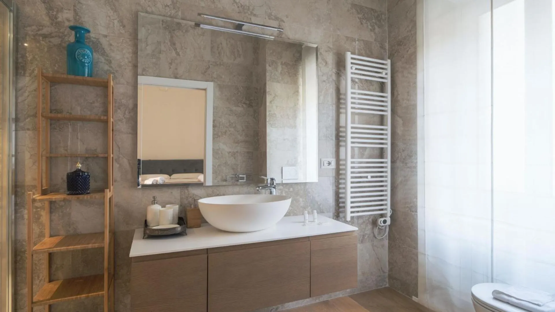 Easylife - Colore E Design In Repubblica Milan Italy